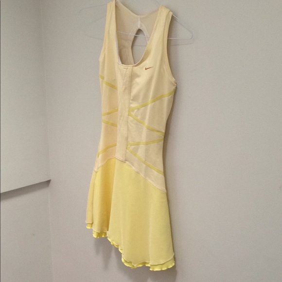 Yellow Nike tennis dress size 4 but fits size 0-2